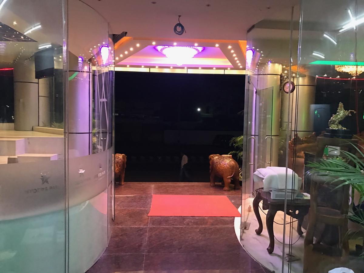 海德斯公园-商务酒店 坦贾武尔 外观 照片